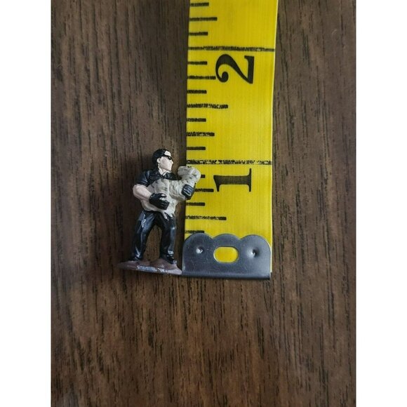 Ian Malcolm 1997 U.C.S. & Amblin Jurassic Park 1in/1 " Diecast Metal Mini Fig - Picture 4 of 9